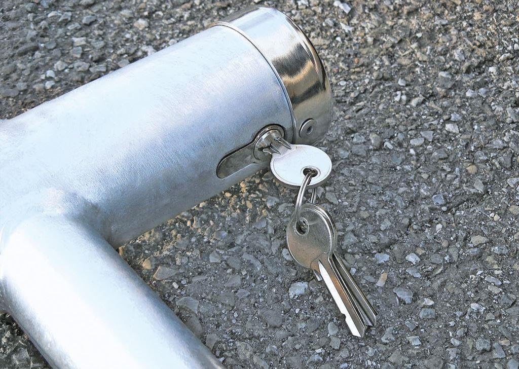 ARCO SRL 3-Fuss-Standard-Parkbügel - Parkplatzsperre, umlegbar, mit Zylinderschloss, 1 Stück, ARS300
