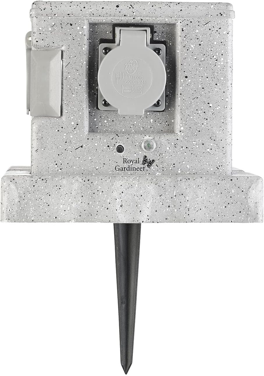 Royal Gardineer Steckdosenstein: 4-fach-WLAN-Garten-Steckdose, App, Sprachbefehl, 16 A, 3.680 W, IP4