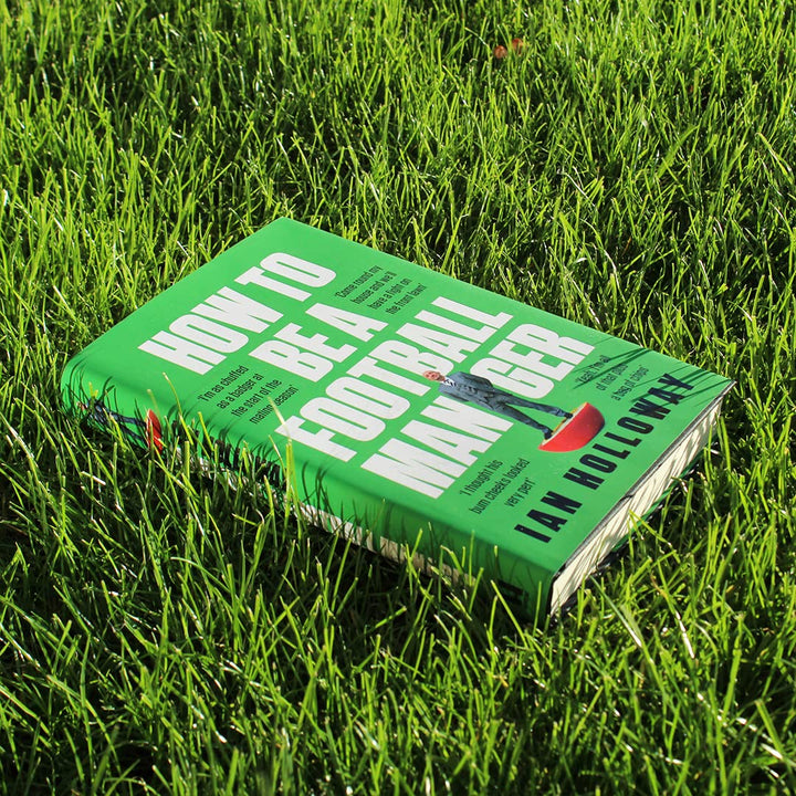 How to Be a Football Manager, Gebundenes Buch