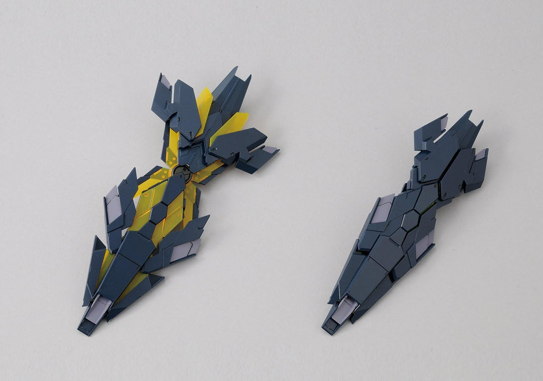 BANDAI BAN221060 Model Kit RG Gundam Unicorn Banshee Norn, 21060, Mehrfarbig, Scala 1/144