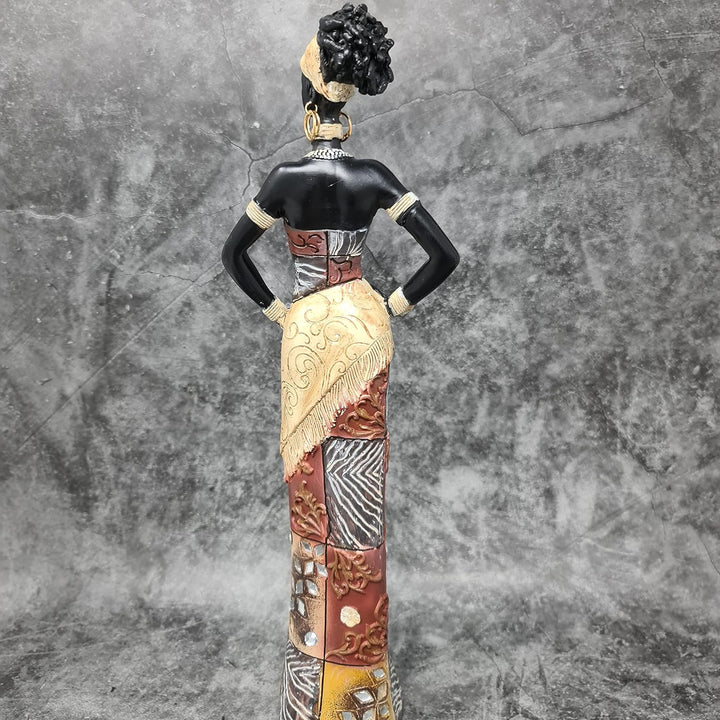 Lifestyle & More Moderne Skulptur Dekofigur Frau Afrikanerin aus Kunststein Mehrfarbig stehend mit b