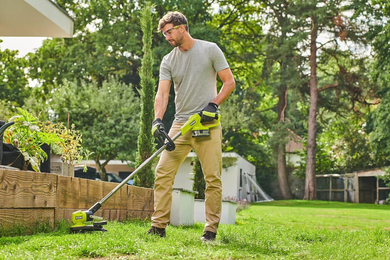 18 V ONE+ Akku-Rasentrimmer mit Radführung RY18LT33A-0 (33 cm Kantenschneidefunktion mit Fusssteueru