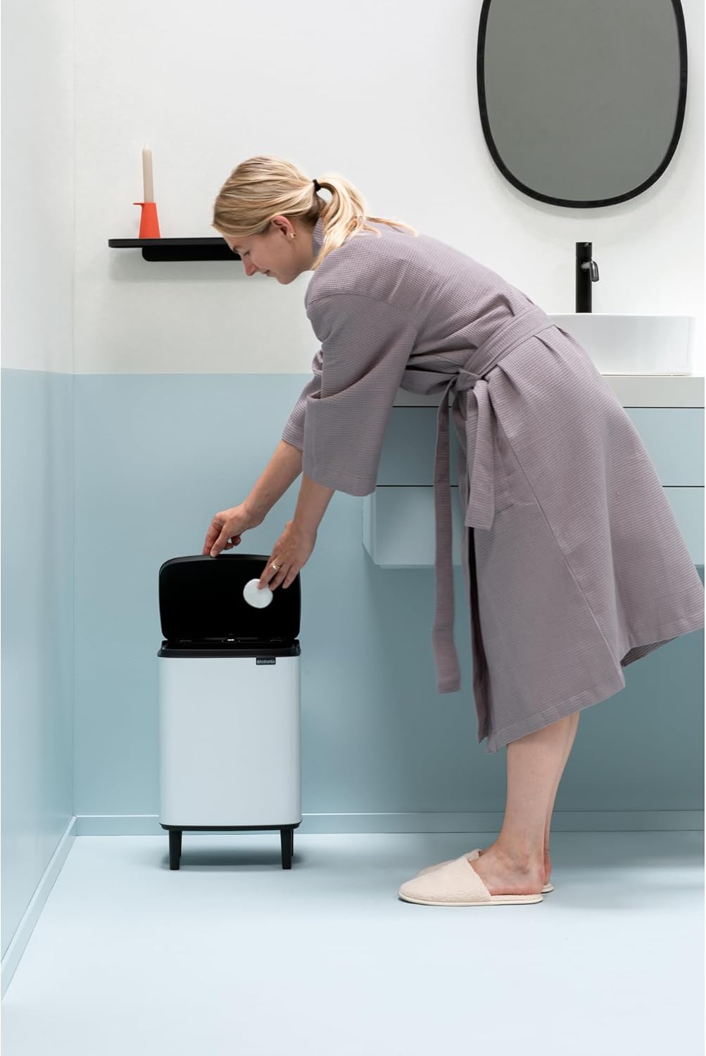 Brabantia - Mülleimer Bo Hi 12L mit Soft-Close-Deckel, herausnehmbarem Inneneimer und Transportgriff