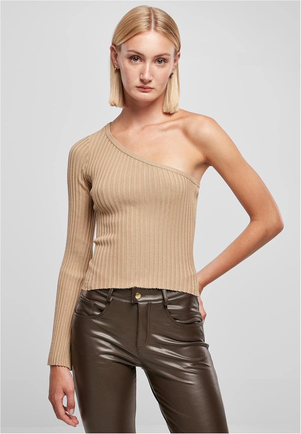 Urban Classics Damen Strickjacke Ladies Cropped Feather Cardigan, Kurze Strickjacke mit Knopfverschl