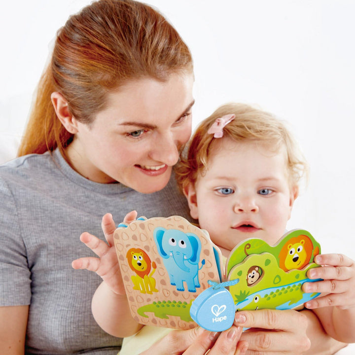 Hape International E0047 Baby-Buch Tiere in der Wildnis Display, Multicolored