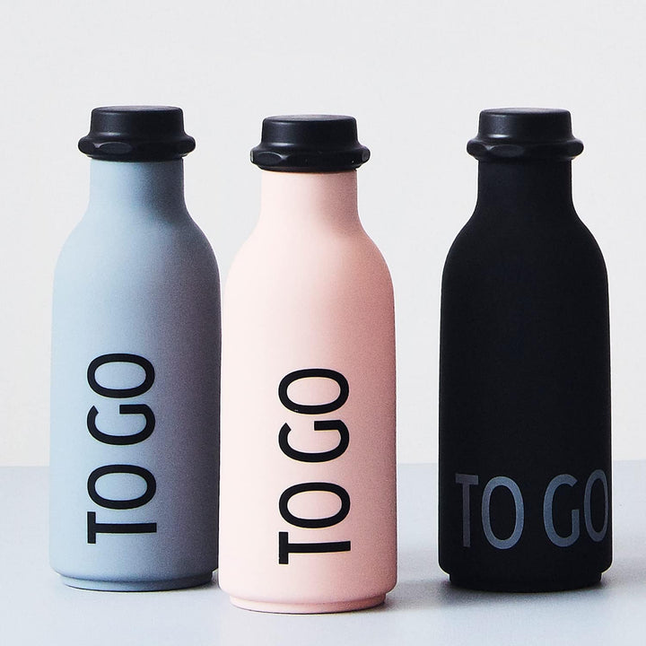 Design Letters TO GO Trinkflasche Pink | BPA-Frei | 500 ml | Auslaufsicher | matte weiche Oberfläche