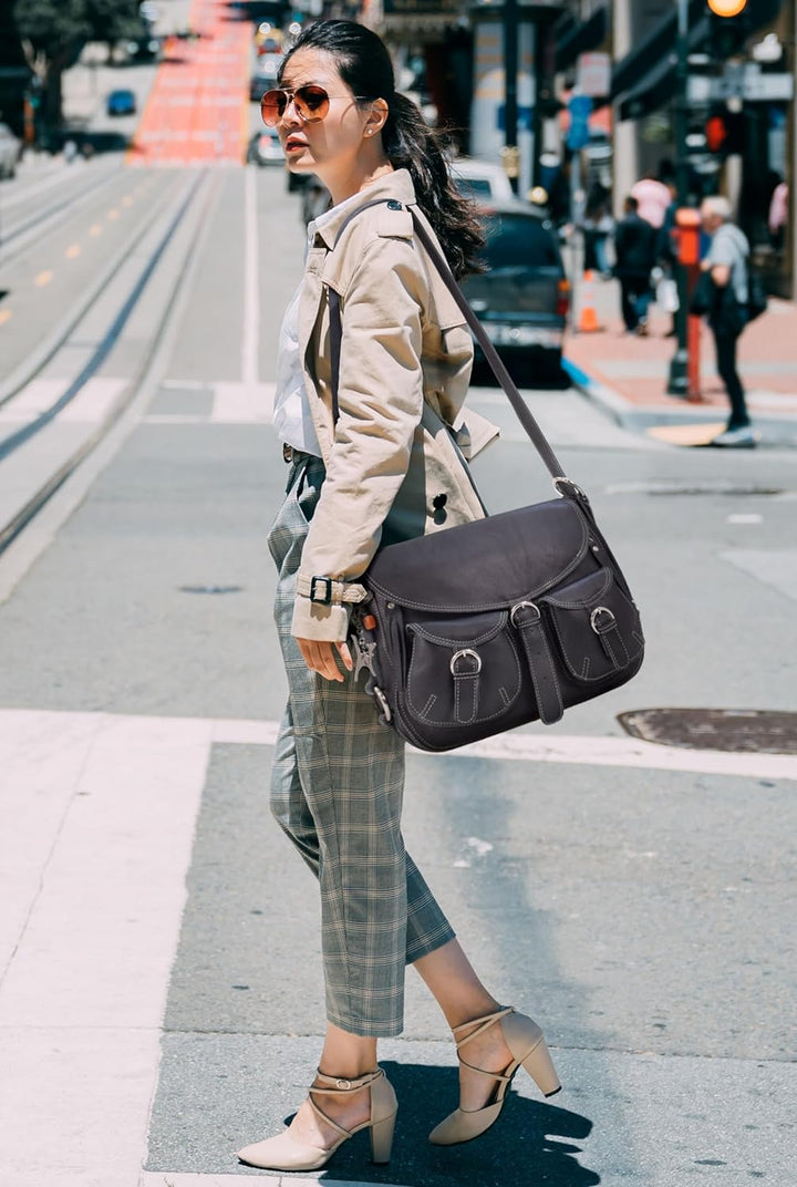 Catwalk Collection Handbags - Leder - Grosse Überschlagtasche/Schultertasche - COURIER L Schwarz, L