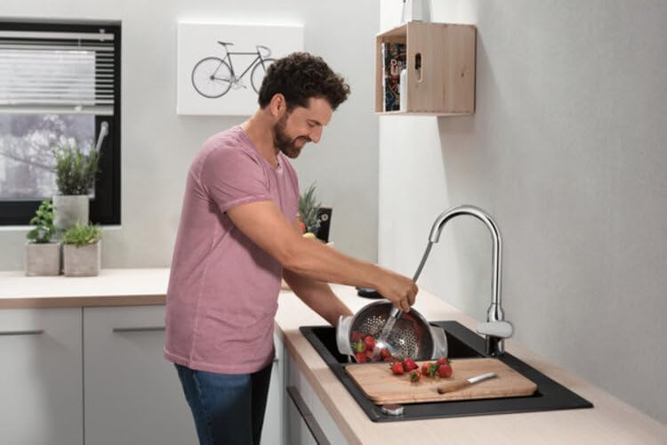 hansgrohe Küchenarmatur mit Schlauchbox (Wasserhahn Küche 360° schwenkbar, ausziehbare Brause mit 2