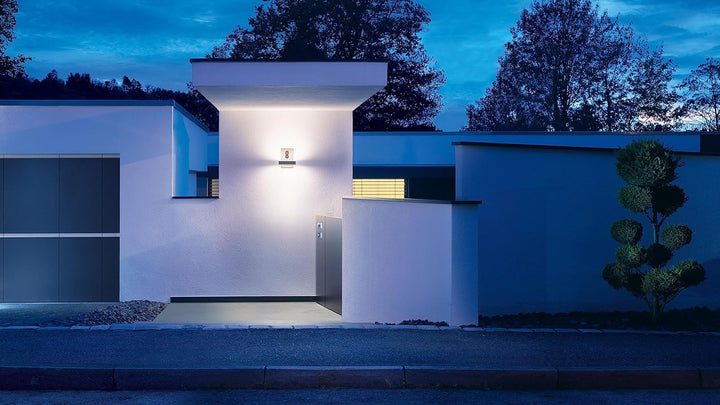 Steinel Aussenleuchte L 820 SC Silber, Hausnummer beleuchtet, smarte LED Hausnummernleuchte, Bewegun