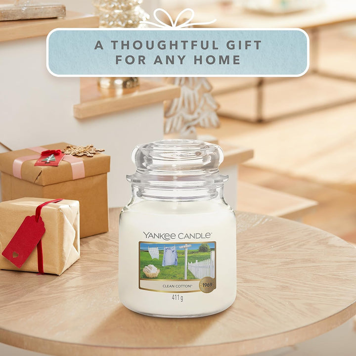 Yankee Candle Duftkerze im Glas (mittelgross) | Clean Cotton | Brenndauer bis zu 75 Stunden, Clean C