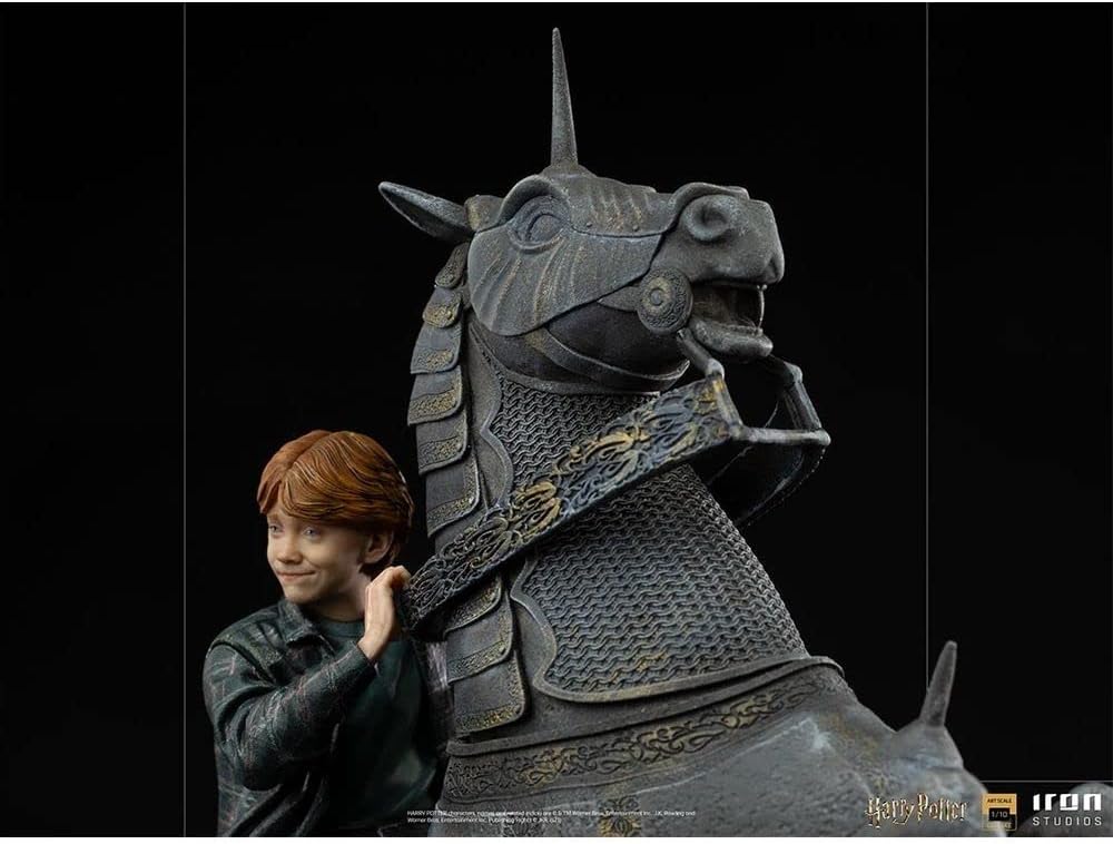 Iron Studios Deluxe: Harry Potter - Ron Weasley at The Wizard Chess Art Scale Statue (1/10) (WBHPM40