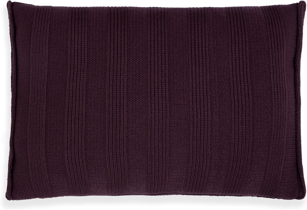 KNIT FACTORY - Jesse Zierkissen - Rechteckige Sofa Kissen - Aubergine - Gestrickter Dekokissen - Cou