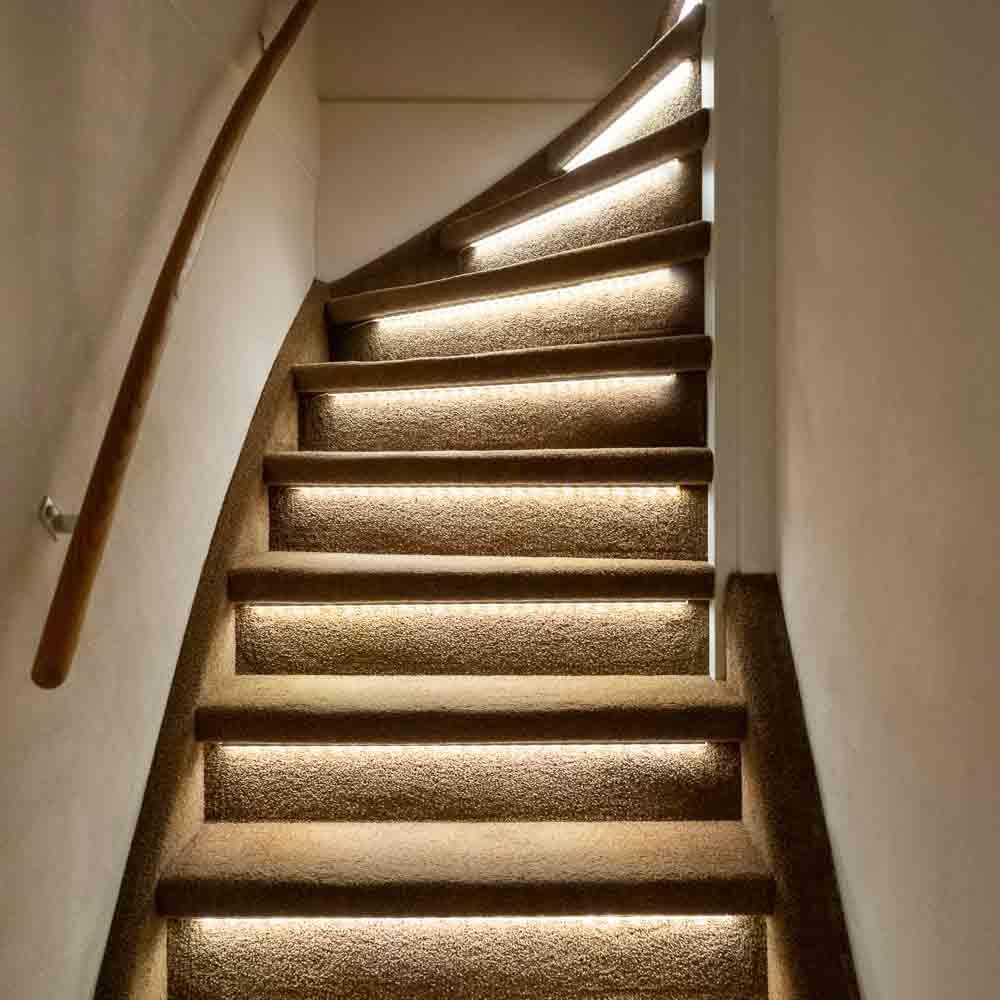 Proventa LED-Treppenstufenbeleuchtung für 15 Stufen dimmbar 22W warmweiss