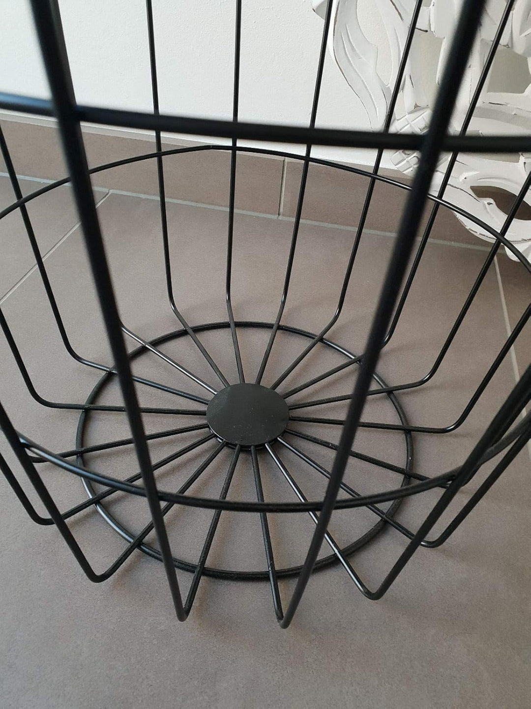 Meinposten Beistelltisch Nachttisch Tisch Korb mit Stauraum Couchtisch Metall Korb schwarz Holz Deck