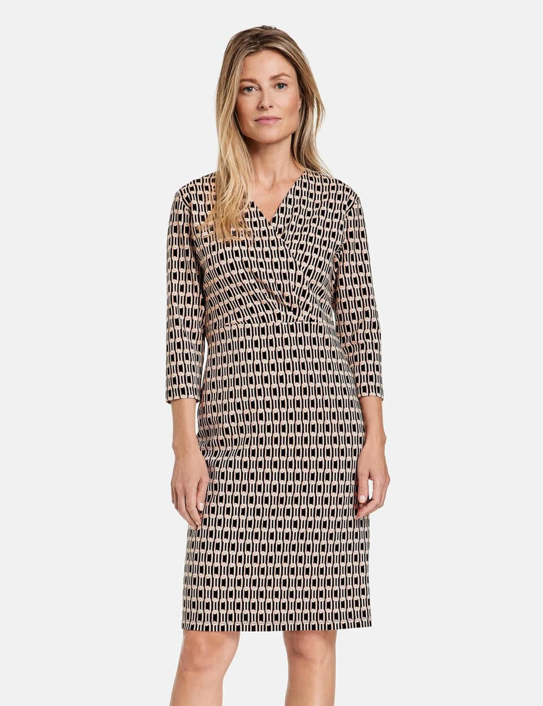 Gerry Weber Damen Kleid mit Wickeloptik und Kettendessin 3/4 Arm Gemustert kurz 46 Schwarz/Ecru/Weis