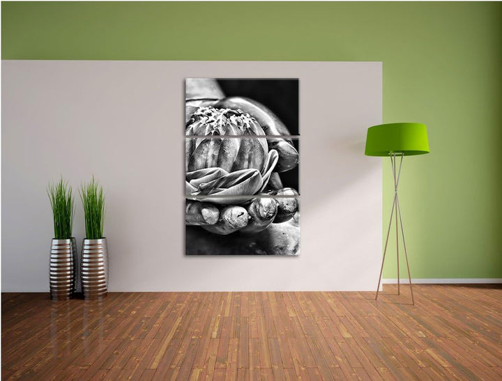 Pixxprint Lotus auf der Hand eines Buddhas als Leinwandbild/Grösse: 3 Teilig (120x80) cm/Wandbild/Ku