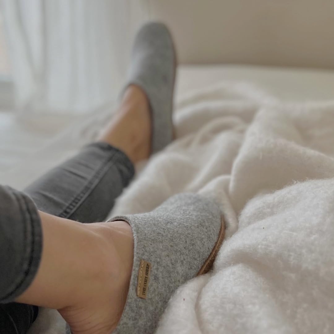 THE COZY SHEEP Filzpantoffeln mit Gummisohle | Praktische Herren &amp; Damen Hausschuhe Sommer und Winte