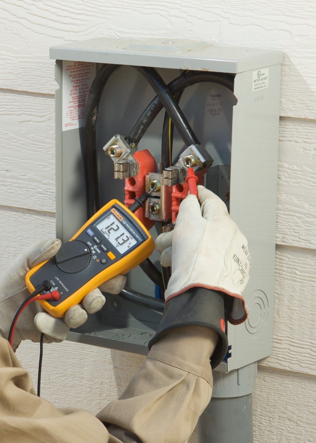 Fluke Digital-Multimeter 113 600 V AC, FLUKE-113