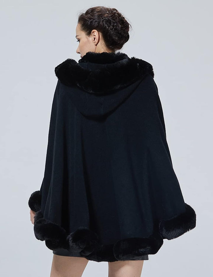 BEAUTELICATE Damen Kunstpelz Strick Poncho Cape Warm Umhang Gestrickt mit Kapuze Cardigan Brautjacke