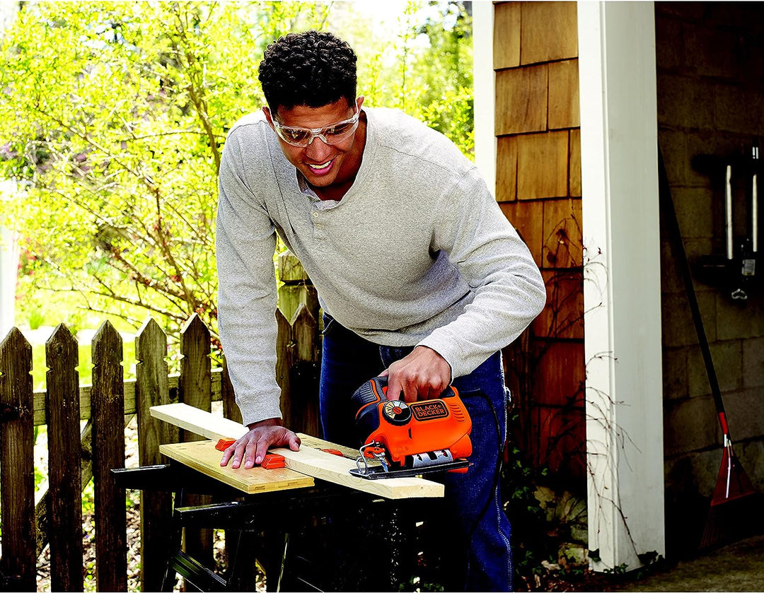 Black+Decker Stichsäge, Pendelhubsäge (550W, mit AutoSelect, Softgriff, Sight-Line, Schutzbügel, Säg