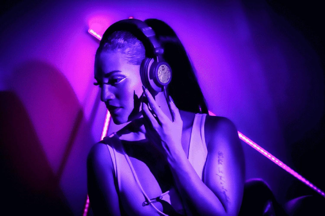 Generisch Ultrasone Signature Master MkII Studio-Kopfhörer + keepdrum Wandhalter