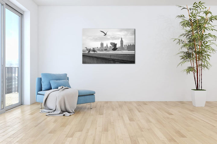 deyoli Tauben in London Format: 80x60 cm Effekt: Schwarz&amp;Weiss als Leinwandbild, Motiv fertig gerahm
