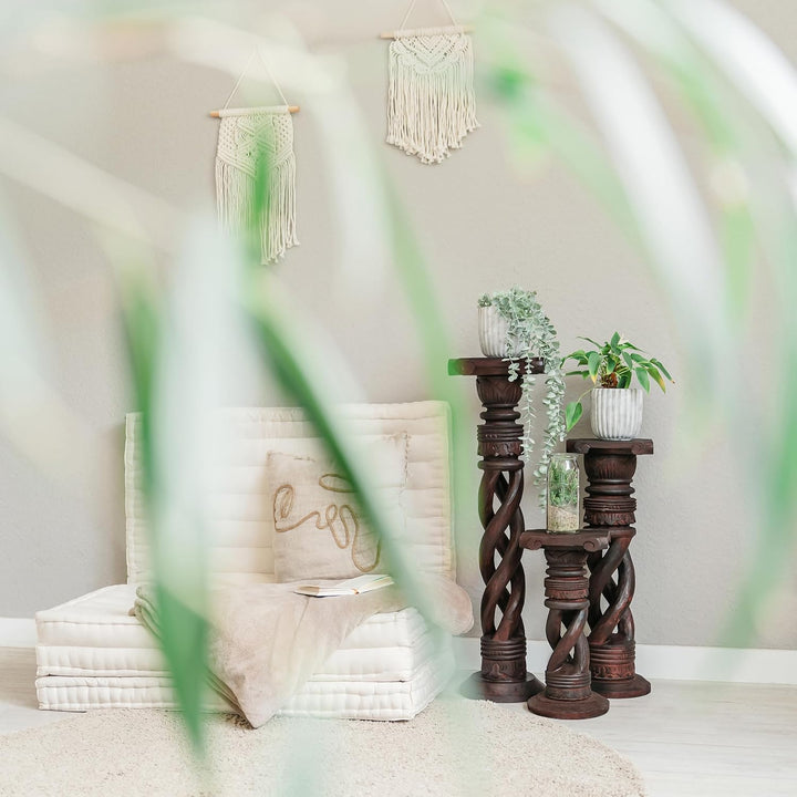 livasia gedrehte Deko Holzsäule 80cm – Antik-Look Podest, Blumensäule, Dekosäule aus Albiziaholz – B