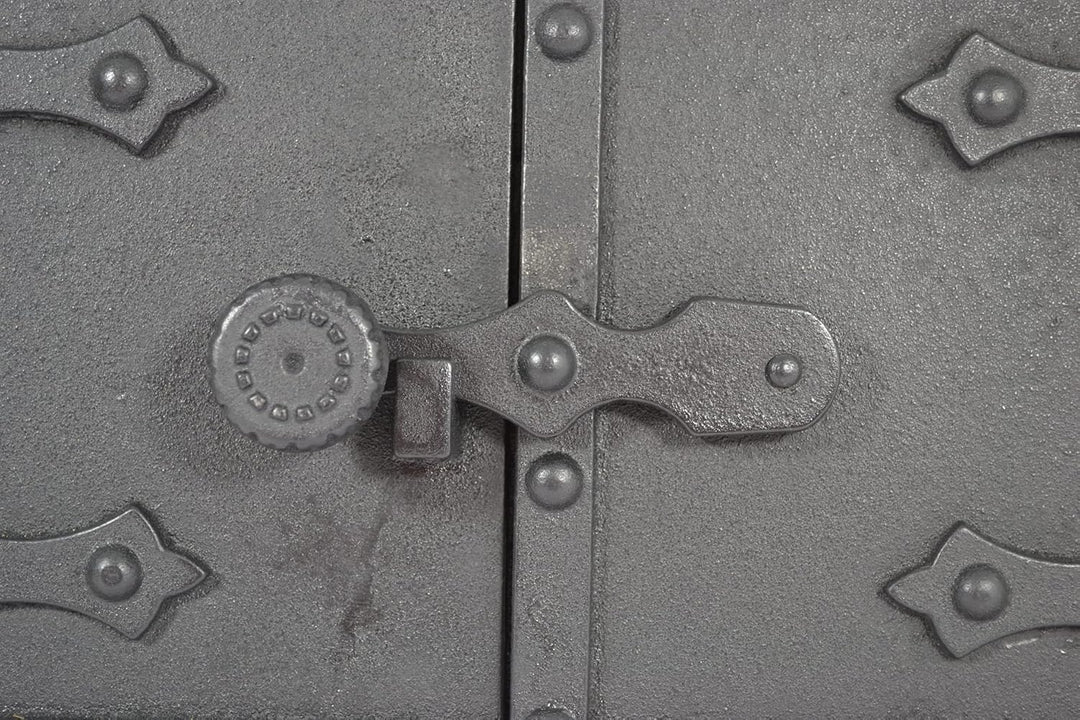 SEZAM doppelte Backofentür aus Gusseisen mit Türriegel, Nietenoptik, Pizzaofentür - Brotofen - Stein