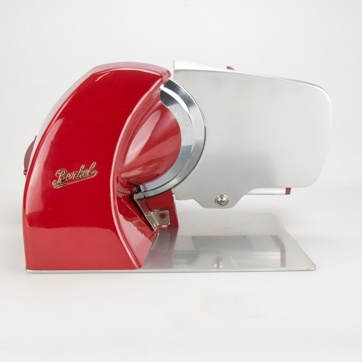 Berkel Home Line 250, Premium-Aufschnittmaschine in Rot + passendes Einlegebrett aus Weinfassholz, S