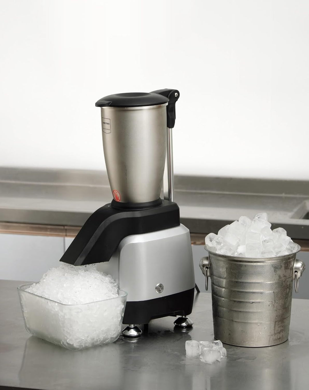 METRO Professional Elektrischer Eiszerkleinerer Ice crusher GEIC1000, Edelstahl, 3 L, 200 W, 160 kg/