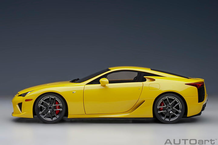 AUTOart - Miniaturauto der Kollektion, 78854, Pearl Yellow