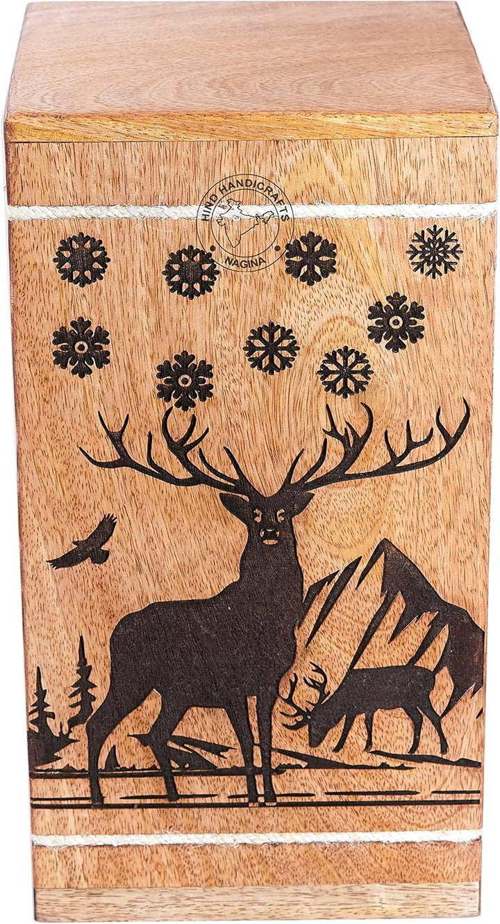 Handgefertigte Holzurne mit floraler Gravur für menschliche Asche für Erwachsene, gross – Buck Deer