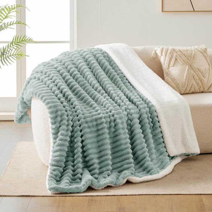 WAVVE Decke Sherpa Kuscheldecke Flauschig Grün - Extra Warme Dicke Weiche Grobe Kordecke Sofaüberwur