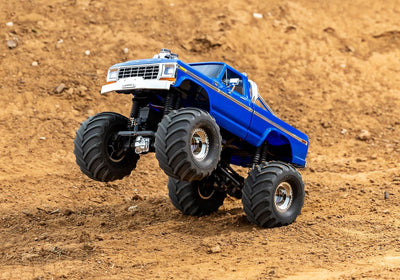 TRAXXAS TRX-4MT Ford blau F150 4x4 1/18 Monster-Truck RTR Brushed, mit Akku und USB Ladegerät