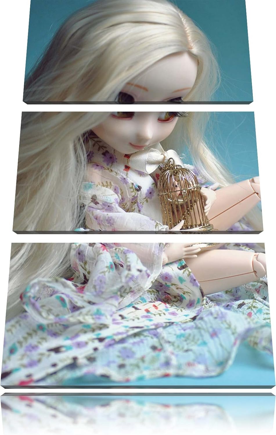Pixxprint Blonde Pullip-Puppe mit Vogelkäfig als Leinwandbild/Grösse: 3 Teilig (120x80) cm/Wandbild/