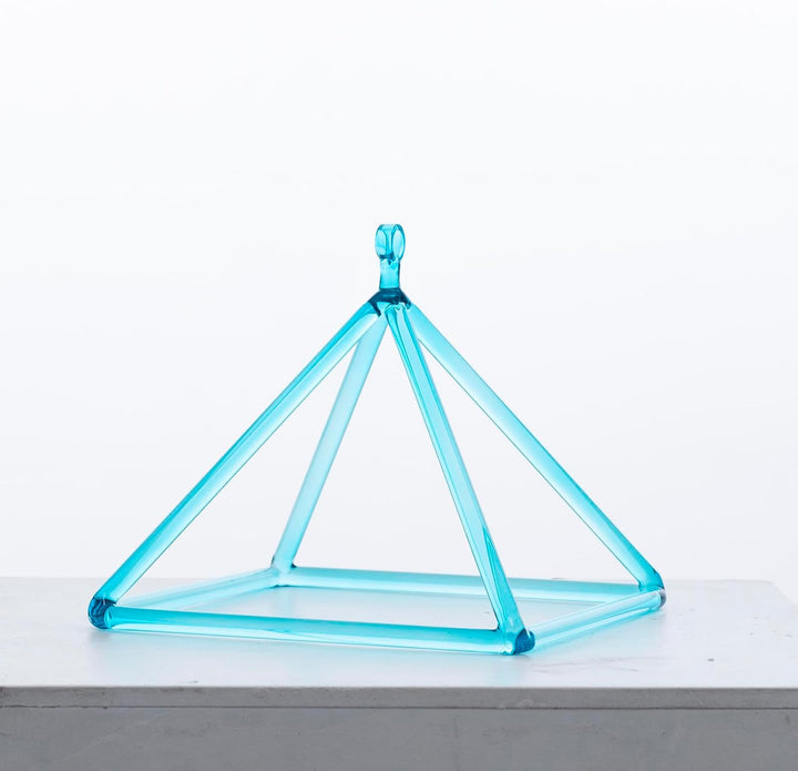 Hye-eun Crystal Singing Pyramid,Blaue 8-Zoll-Transparent Quarz Kristall Singen Pyramide aus klarem m