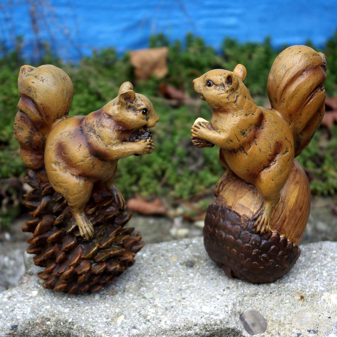 GeKi Trend Eichhörnchen Paar Dekofigur Garten 2er Set in Holz-Optik wetterfest 14 cm und 15 cm gross