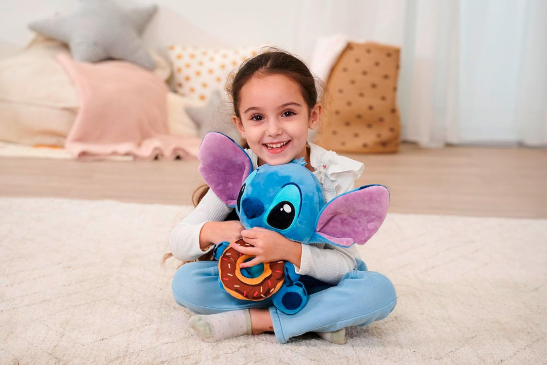 Simba Disney Stitch Kuscheltier mit Doughnut – Plüschfigur zum Knuddeln, mit Schoko‑Donut und Streus