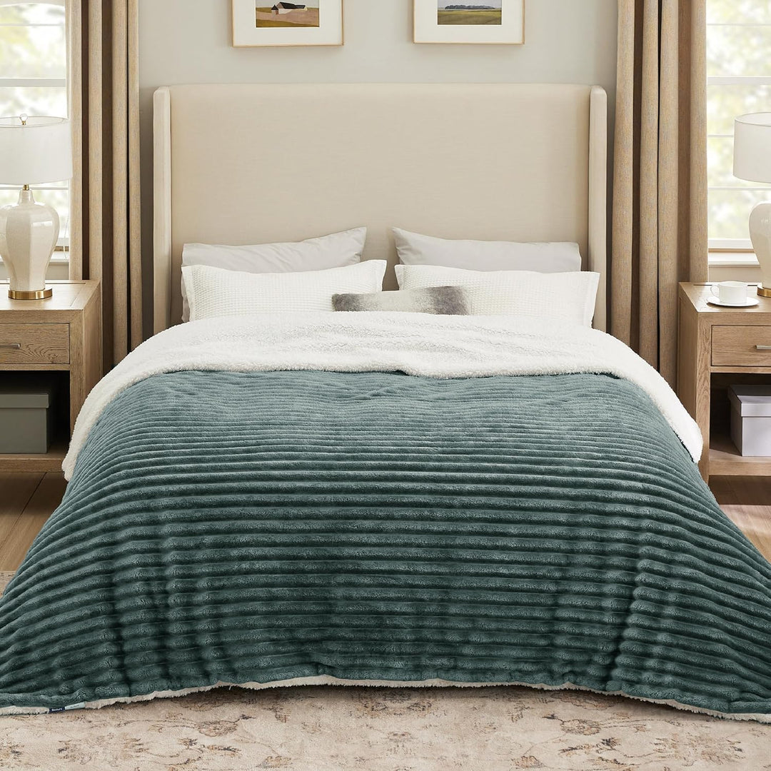 BEDSURE Sherpa Decke Dunkelgrün - Warme Dicke Kuscheldecke Flauschig, Sofadecke Couchdecke Winterdec
