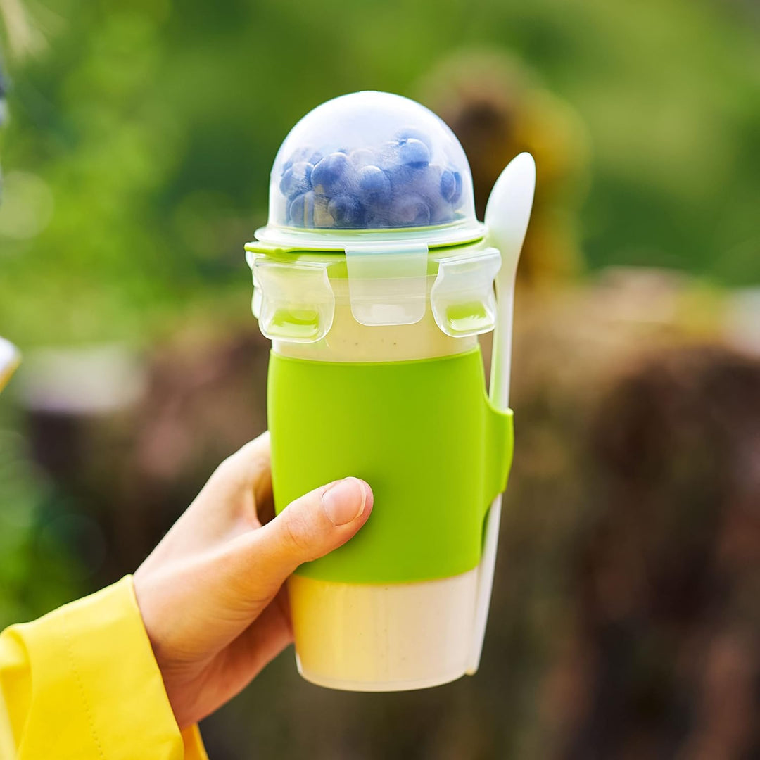 EMSA Clip & Go Yoghurtbecher, 0,45 L, rund, inklusive Löffel und Topping-Fach, 100 Prozent dicht, mi
