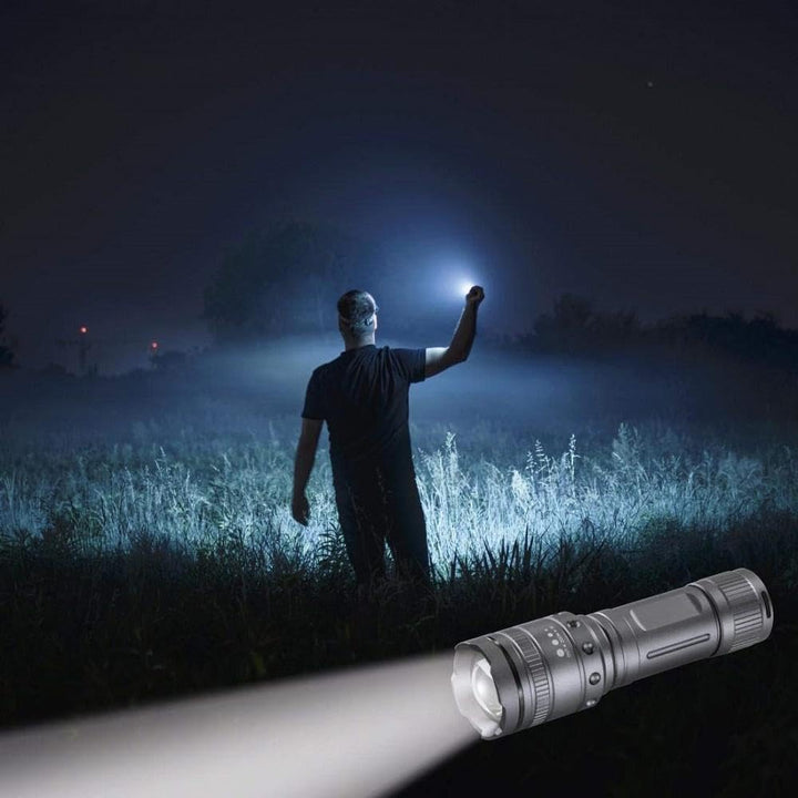 Hama LED-Taschenlampe, zoombar (Stossfeste Lampe für Outdoor, ausdauerndes und extrem helles Camping
