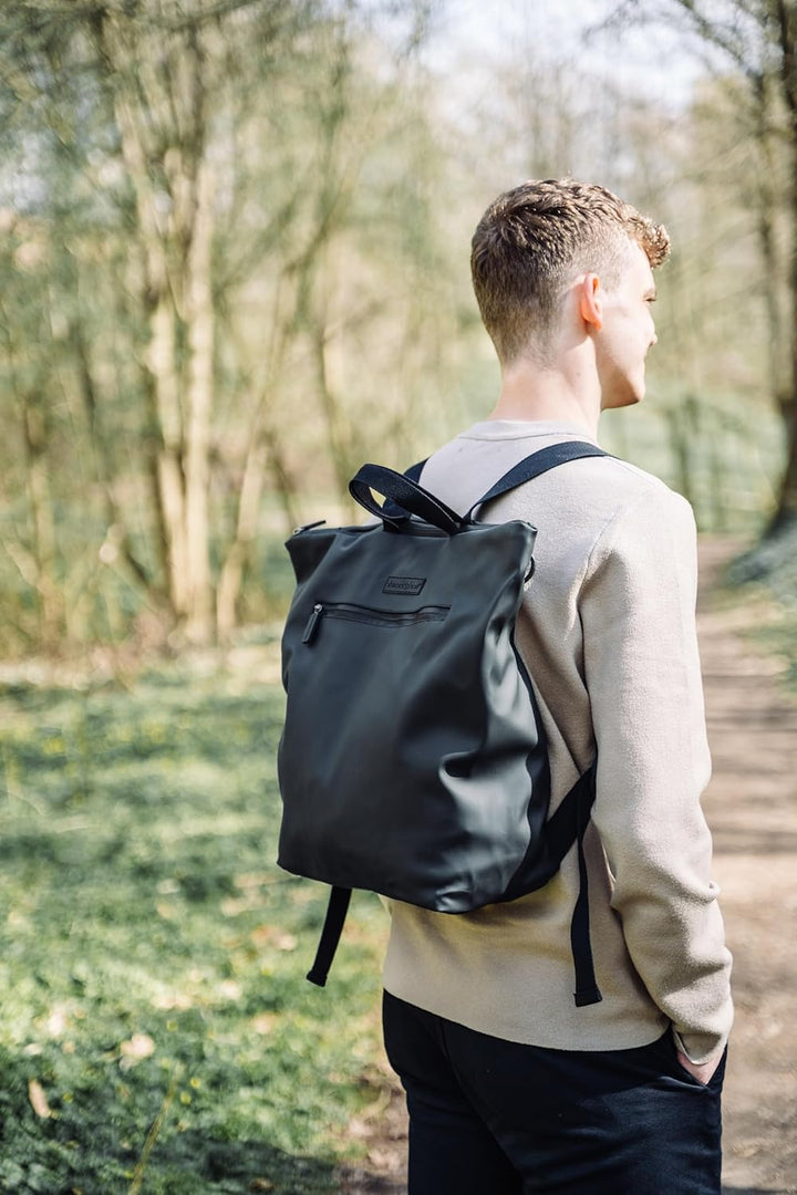 Done by Deer Wickelrucksack - Faltbare Wickelauflage und zwei Kinderwagenhaken inklusive - Wickeltas
