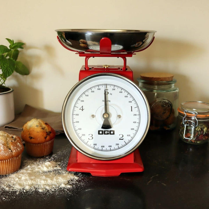 OGO LIVING - Mechanische Küchenwaage – 7915011 – wiegt bis zu 5 kg, Skala 20 g, Rot