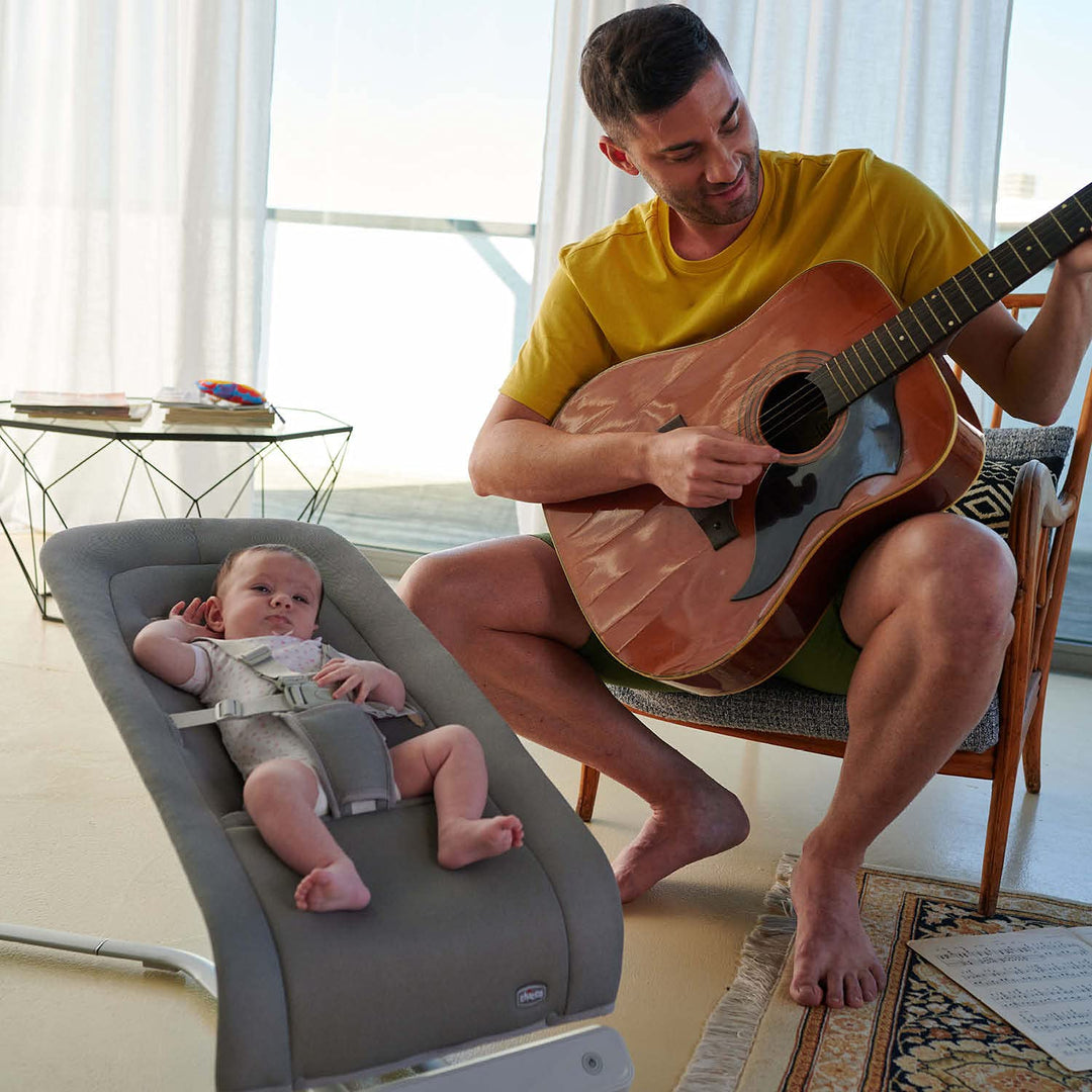 Chicco Rhythm'n'Sound Elektronische Babywippe für Babys von Geburt bis 9 kg, Babyschaukel mit Naturg