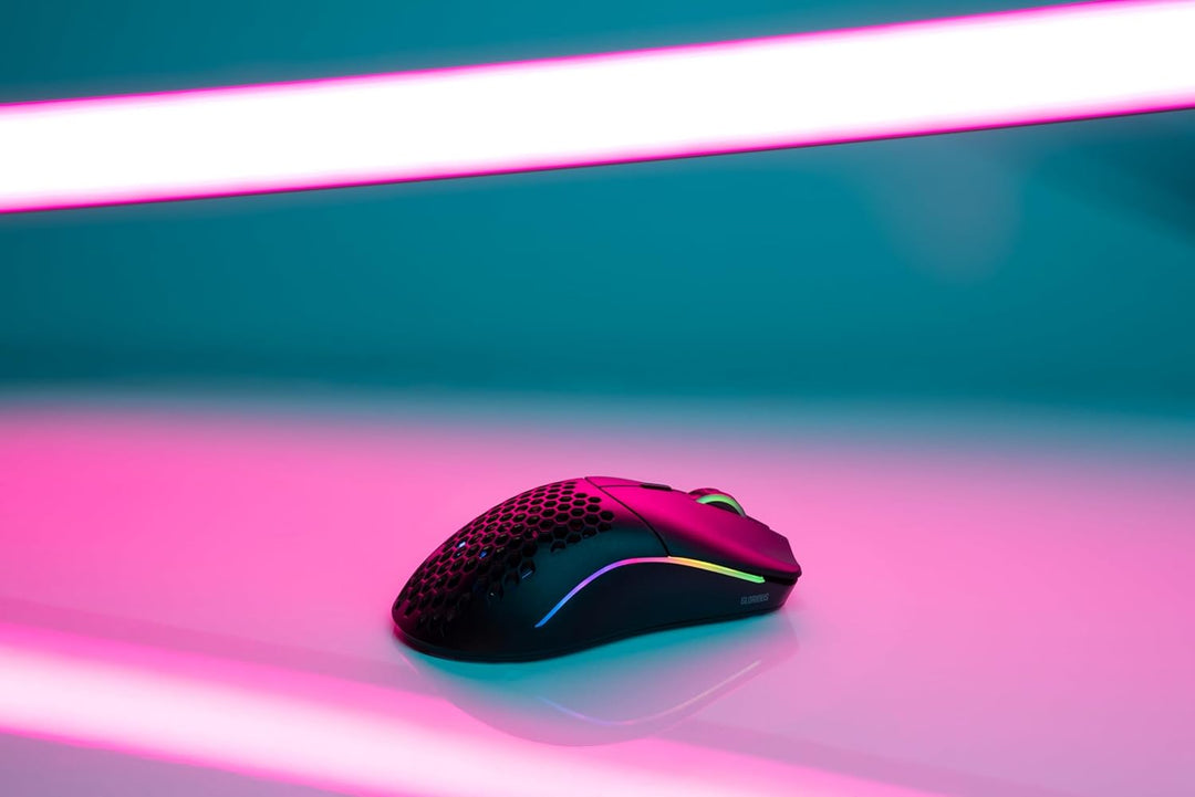 Glorious Gaming Model O- (Petite) Wireless Souris de jeu sans fil - Superlégère, conception nid d’ab