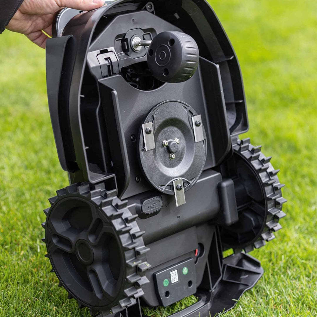 Scheppach Black Edition Rasenmähroboter RRMA500APP brushless | Rasenfläche 500 m² | Schnittbreite 16