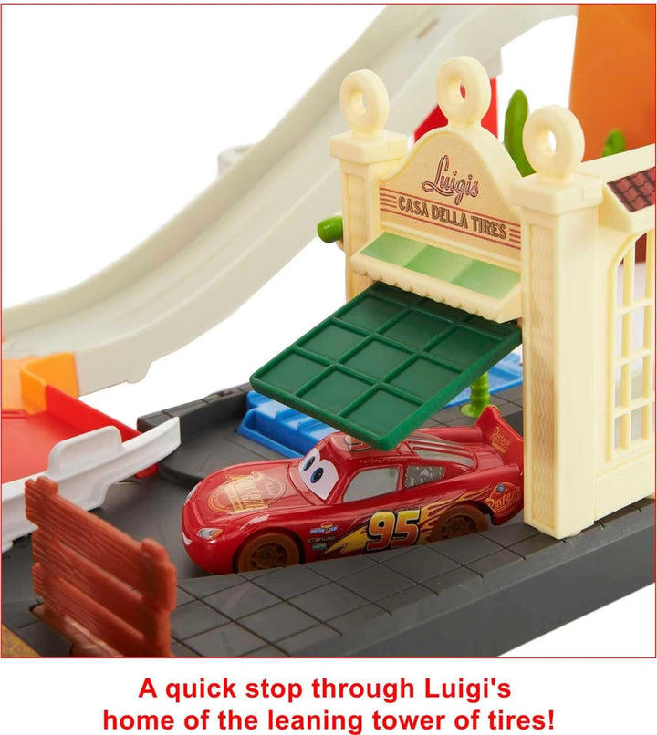 Disney Pixar Cars HDN02 - Renn & Los Spielset mit Aufbewahrungswanne, 20+ Teile, 1 Lightning McQueen