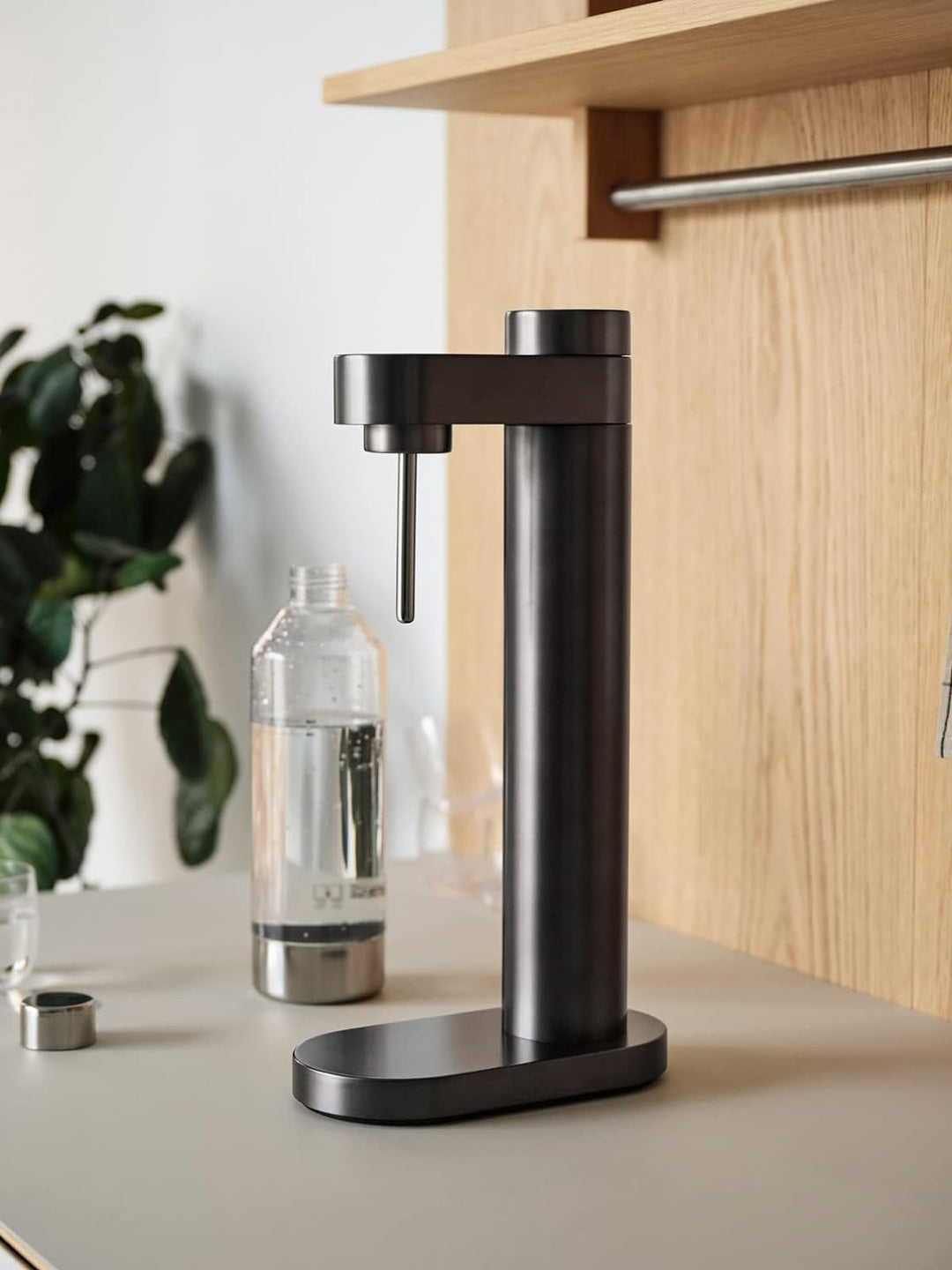 Stelton CO2 Carbonator, Brus Wassersprudler Schwarz Metallic