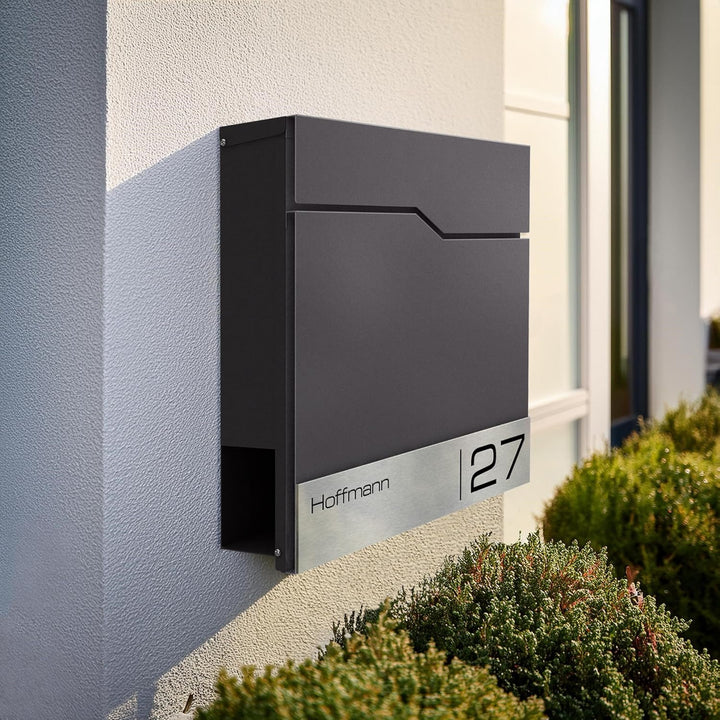 Metzler Briefkasten in DB 703 Eisenglimmer Enno - Wandbriefkasten mit V2A Edelstahl-Namensschild & Z