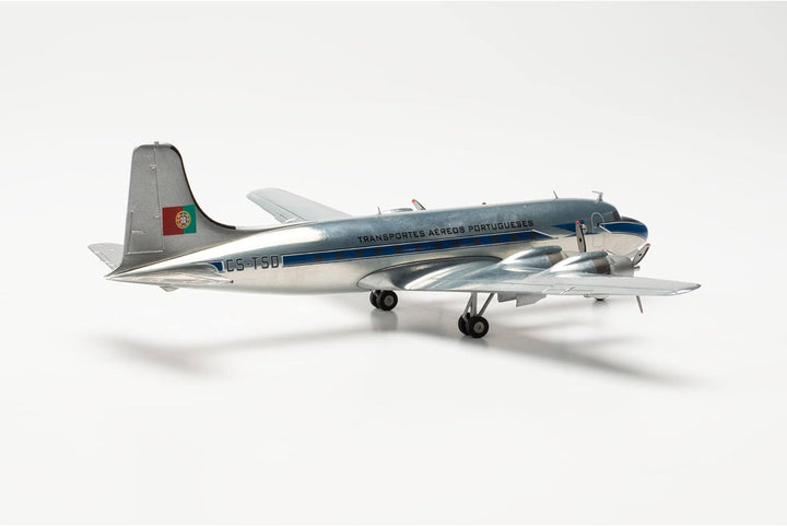 herpa 572453 Douglas DC-4 Modellflugzeug TAP Air Portugal CS-TSD Miniatur im Massstab 1:200, Sammler
